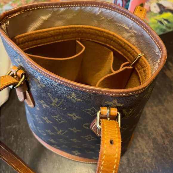 Louis Vuitton bucket bag - Picture 15 of 16